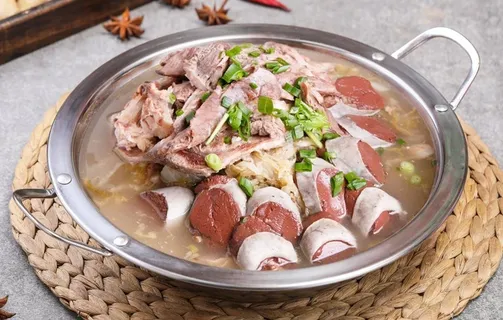 东北杀猪菜图片