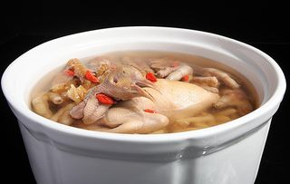 天麻麦冬炖老鸽图片