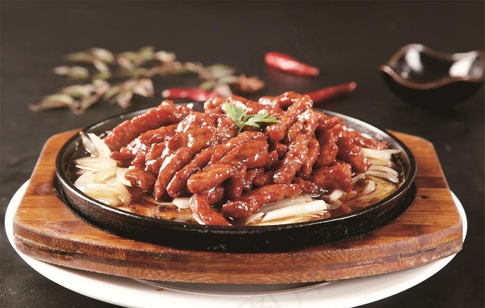 铁板黑椒牛柳图片