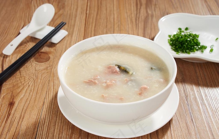 皮蛋瘦肉粥图片