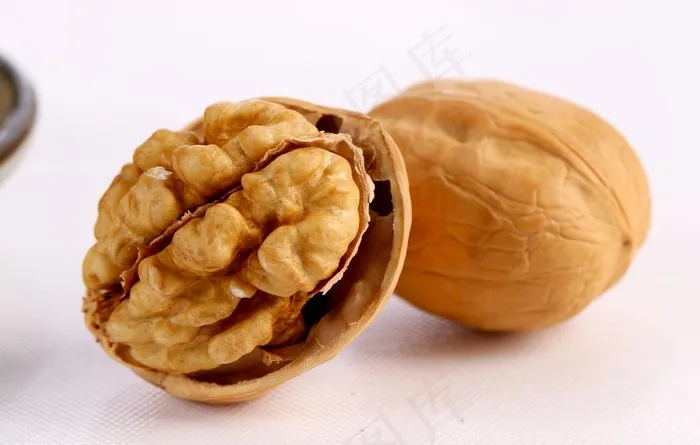 野生核桃 山核桃 纸皮核桃图片