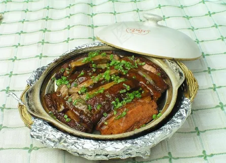 香芋扣肉煲图片