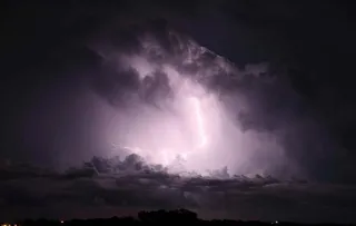 高清电闪雷鸣图片