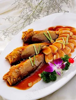 豆腐烧黄鱼图片 豆腐烧黄鱼图片
