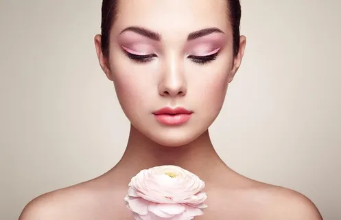 美女面部特写图片