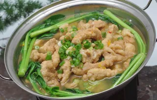 锅仔酸汤酥肉图片