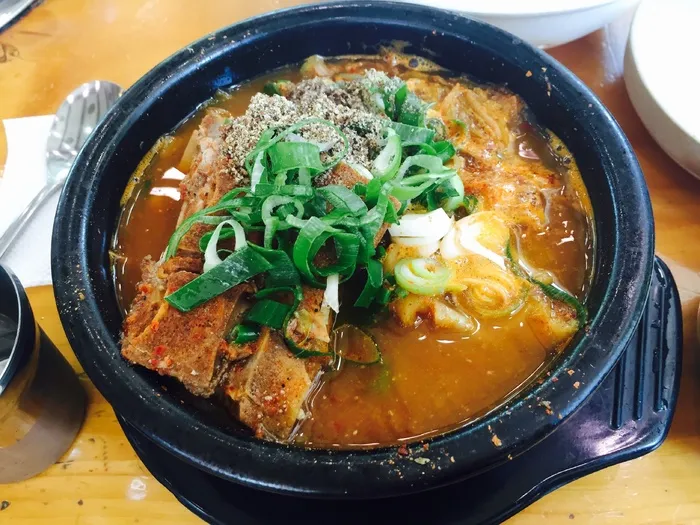食品，骨头Haejangguk，Gamjatang，锅，脊椎