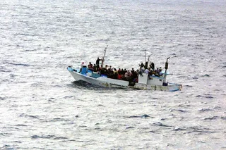 靴子，水，难民，逃生，庇护，政治上