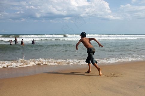 男孩，跑步，海滩，乐趣，海滩乐趣，快乐，水