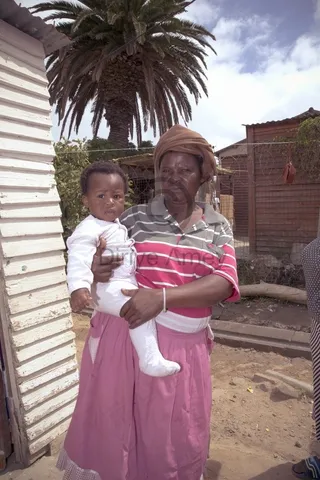 人物特写,老年人,合影,秋游,全家福,伊米扎莫野湖乡豪特湾