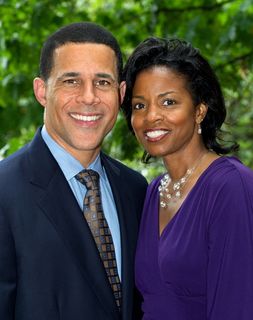 安东尼·布朗（Antonio Brown），卡门·沃克（Karmen Walker），订婚