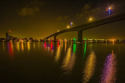 南安普敦,夜,光 南安普敦,夜,光