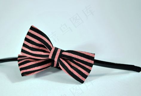 弓，珠宝，发型