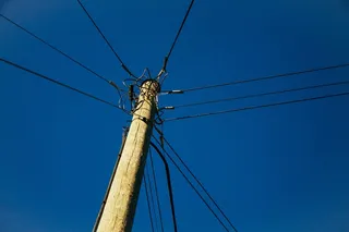 蝶角蛉,钓鱼竿,天空,长脚盲蛛,蜘蛛,电力职位低角度观点反对晴朗的天空