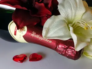 香槟，Rotkäppchen，心，浪漫，鲜花