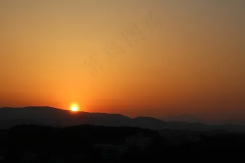 日落,发光,太阳,山,天空,在晚上 日落,发光,太阳,山,天空,在晚上