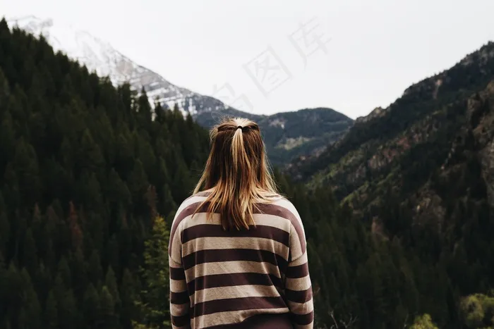 女人，女性，周到，一个人，山，思维