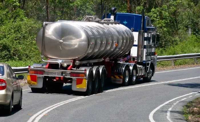 卡车，油轮，水运工具，金属，车辆，道路