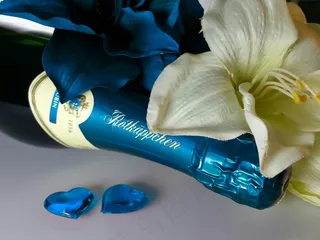 香槟，Rotkäppchen，心，浪漫，鲜花