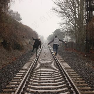 人,火车铁轨,铁路,铁路,女孩,家伙 人,火车铁轨,铁路,铁路,女孩,家伙