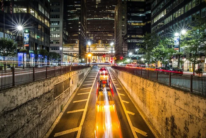 隧道，出口，夜景，街道，道路，交通，汽车