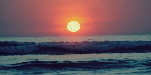 太阳，夕阳，日落，水，云团，天空，黄昏