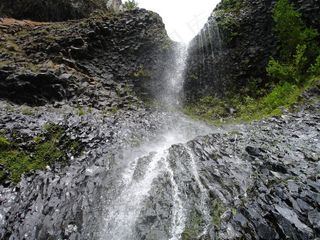 级联Du Ray Pic，阿尔代什，法国，瀑布，水