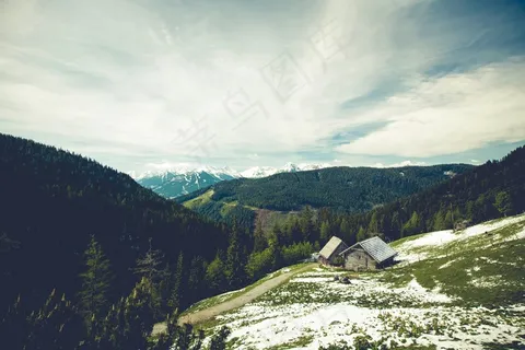 山间小屋,牧场,草地,雪,冬天,春天 山间小屋,牧场,草地,雪,冬天,春天