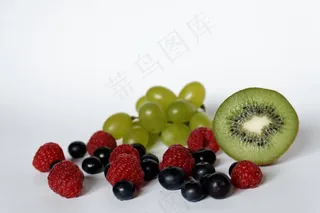 蓝莓，覆盆子，葡萄，猕猴桃，水果，健康