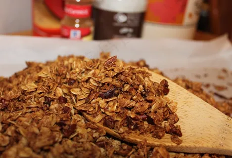 格兰诺拉麦片,燕麦,肉桂,红糖,健康,食品 格兰诺拉麦片,燕麦,肉桂,红糖,健康,食品
