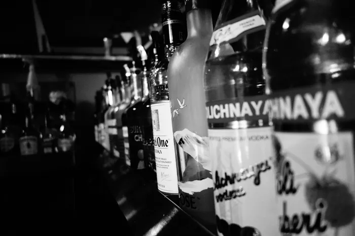 酒精，伏特加，斯托利，Stolichnaya，铁路，酒吧