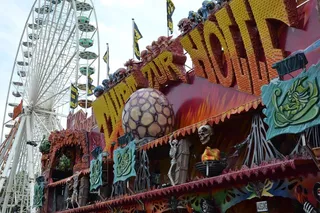 鬼火车，摩天轮，年市场，民间节日