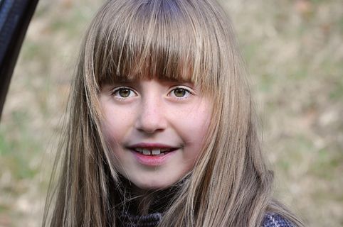 人类，儿童，女孩，脸，漂亮，金发，长长的头发