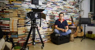 书墙，中年，时间，摄影，阅读