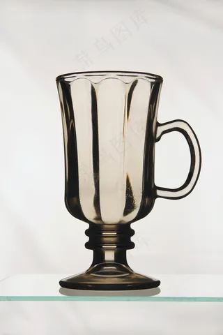 玻璃，浅色背景，工作室