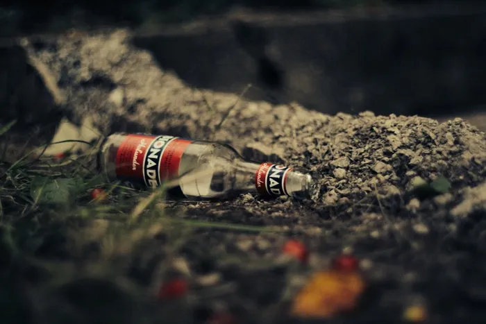 瓶，葫芦，脏，石头，垃圾，假