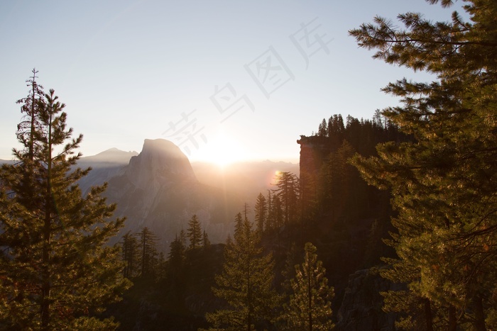 山峦,树,云雾,天空,白云,山顶Ti-Sa-Ach优胜美地国家公园半穹顶