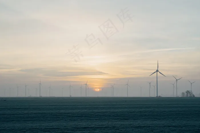 发电机,草原,天空,风车,桥梁,风力涡轮机在日落时的现场