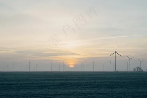 发电机,草原,天空,风车,桥梁,风力涡轮机在日落时的现场 发电机,草原,天空,风车,桥梁,风力涡轮机在日落时的现场