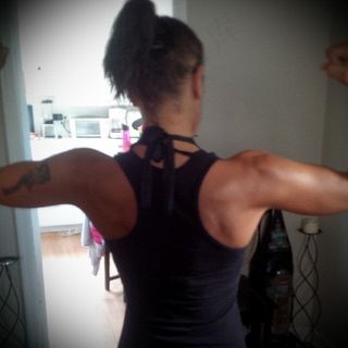 肌肉男,胸肌,内裤,壮汉,人物特写,在健身房