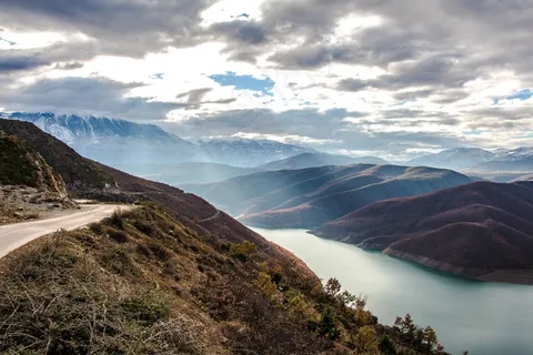 湖泊,山峦,江河,峡谷,风景,道路景观山大自然 湖泊,山峦,江河,峡谷,风景,道路景观山大自然