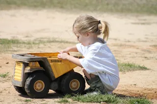 女孩，儿童，播放，卡车，污垢，汤卡，户外