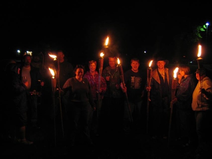 都市夜景,篝火,街灯,灯笼,灯,愤怒的暴民