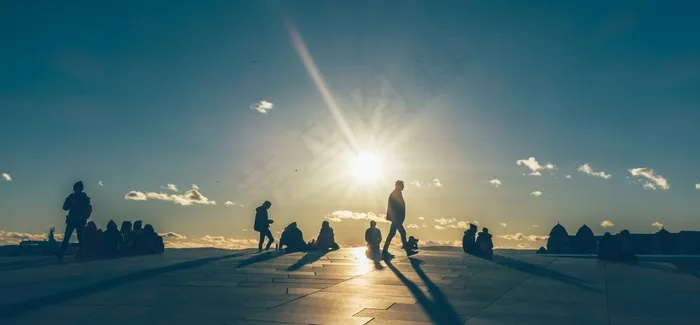 天空,海洋,湖泊,沙漠,太阳,人在日落时的剪影