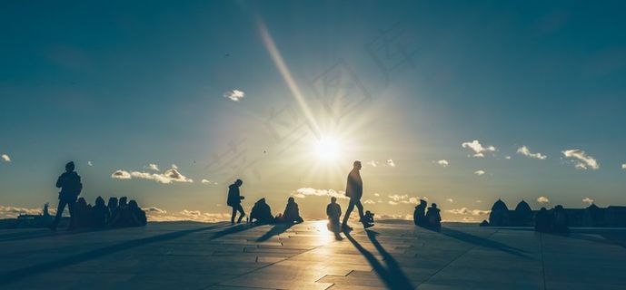 天空,海洋,湖泊,沙漠,太阳,人在日落时的剪影