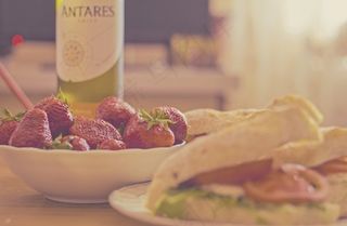 葡萄酒，食品，三明治，草莓，吉米X玫瑰