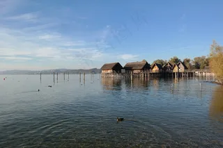 高跷房屋，高跷建筑物，房屋，木制房屋