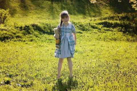 儿童，女孩，金发，裙子，草地，性质，阳光