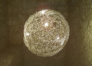 电线地球仪，枝形吊灯，照明灯体