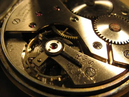 Dentro l'orologio del bisnonno Dentro l'orologio del bisnonno